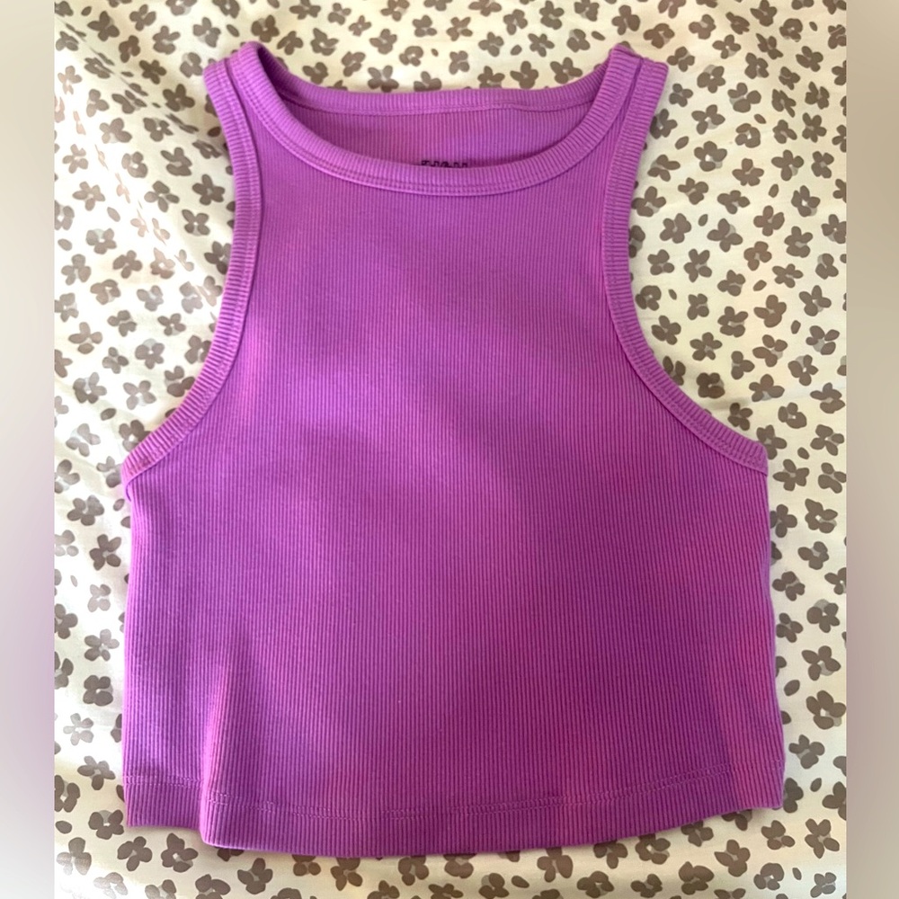 purple tank top
